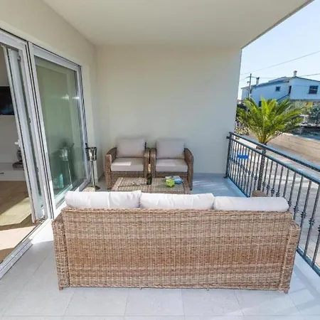 Maria Apartment Vir