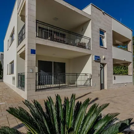 Maria Apartment Vir