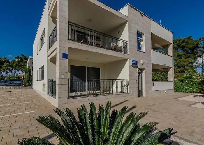 Maria Appartement Vir